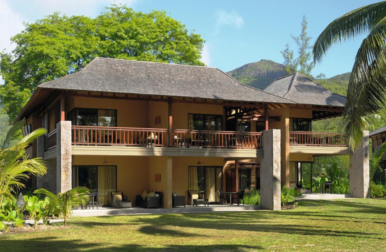 Constance Ephelia Hotel Port Glaud Exterior foto A villa at the resort