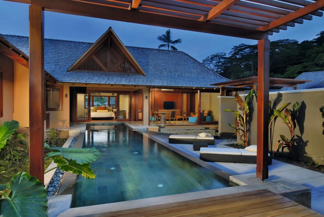 Constance Ephelia Hotel Port Glaud Exterior foto A pool villa at the resort