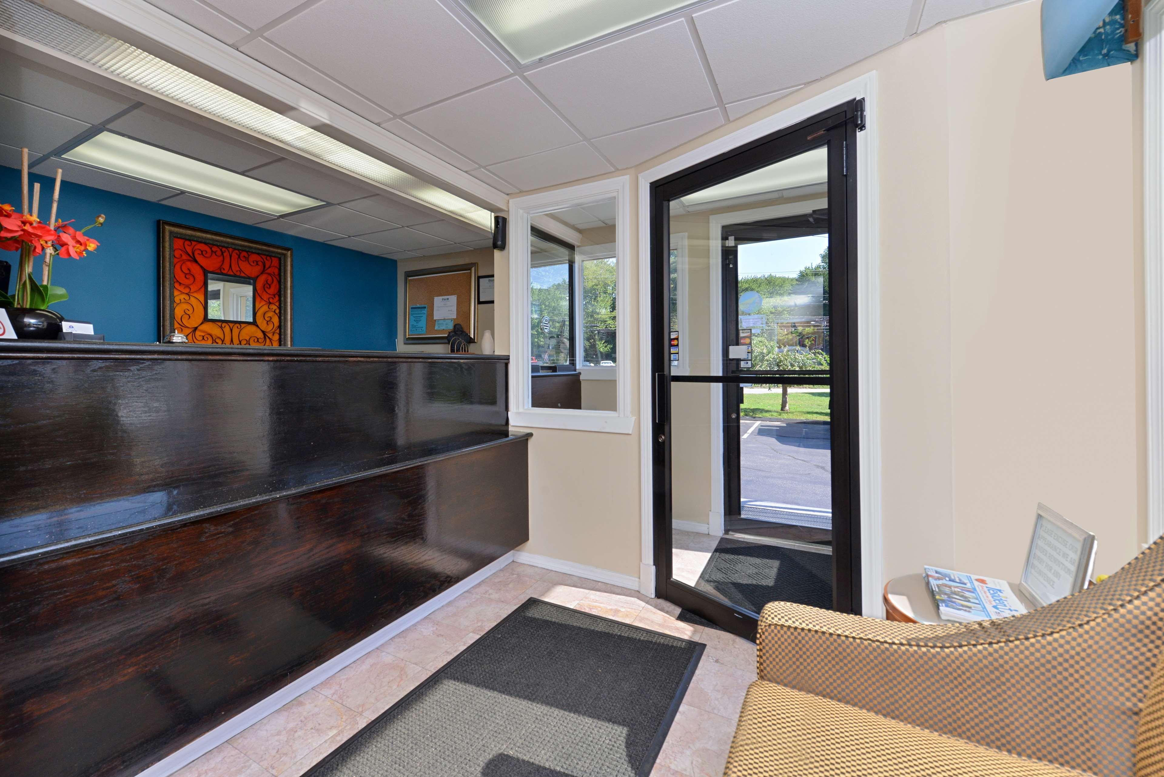 Constance Ephelia Hotel Port Glaud Exterior foto The lobby of a typical extended stay hotel