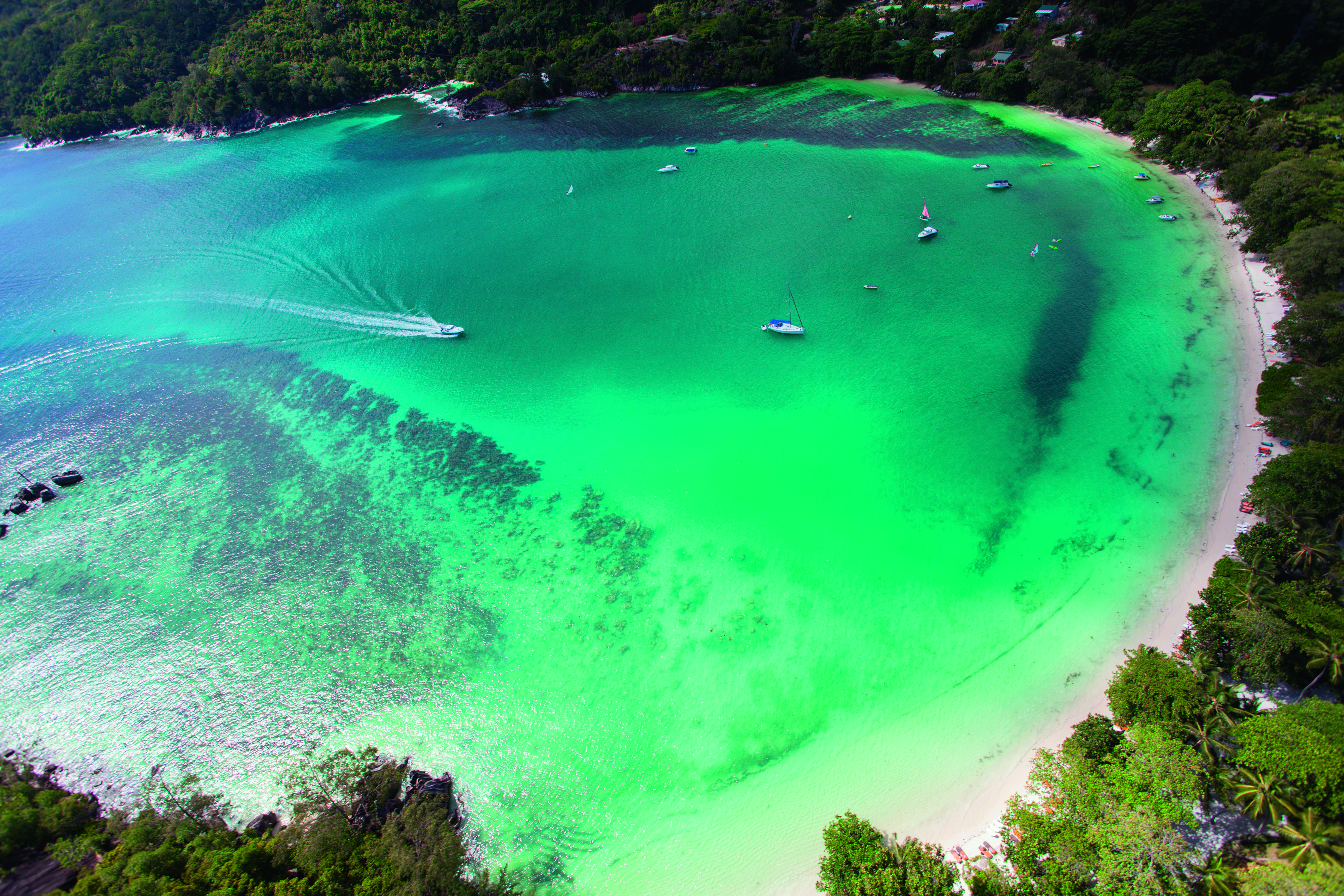 Constance Ephelia Hotel Port Glaud Exterior foto Aerial view of the bay