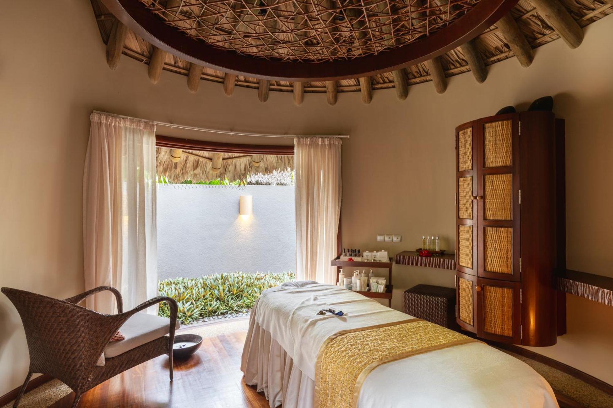 Constance Ephelia Hotel Port Glaud Exterior foto Spa at The Oberoi, Mauritius