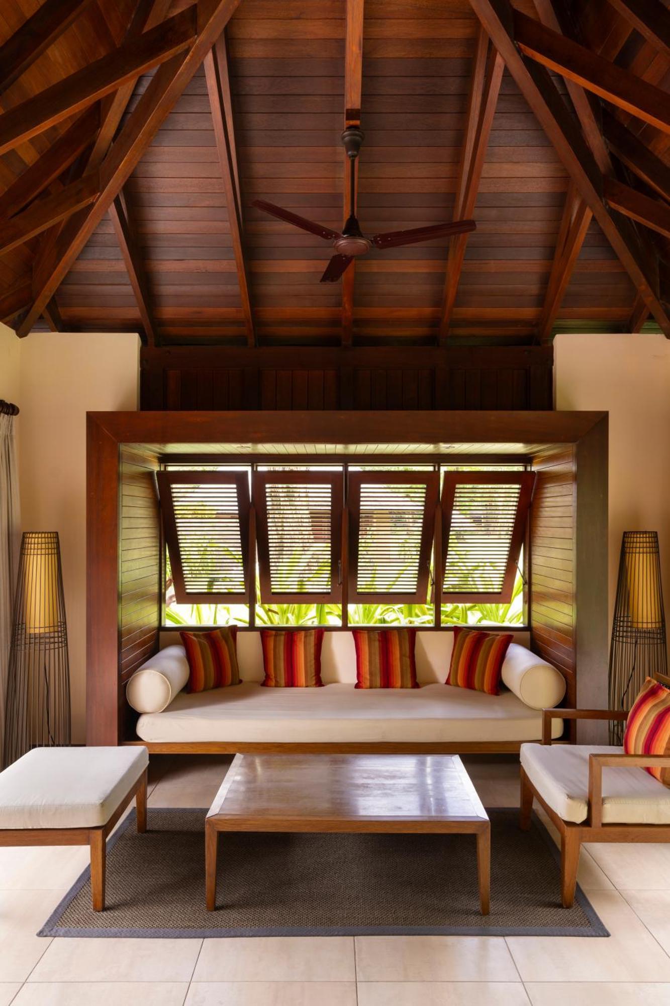 Constance Ephelia Hotel Port Glaud Exterior foto Interior of a villa