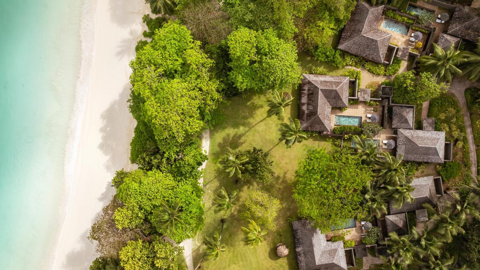 Constance Ephelia Hotel Port Glaud Exterior foto Aerial view of the resort